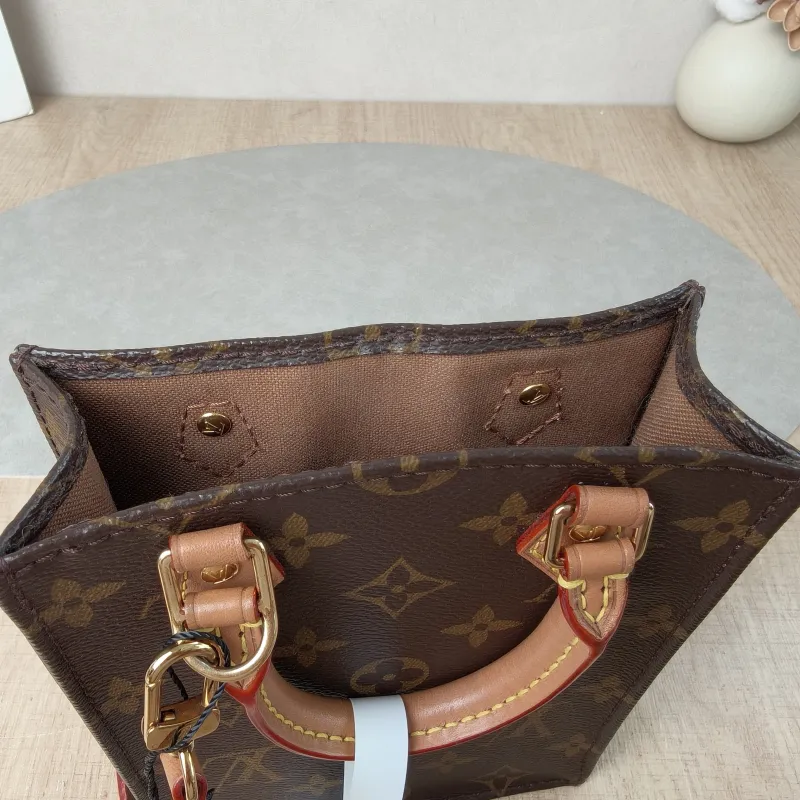 Louis Vuitton Crossbody Bag PETIT SAC PLAT Mini Monogram PVC Mini 14 × 5 × 17 cm — detail view 8 of 9