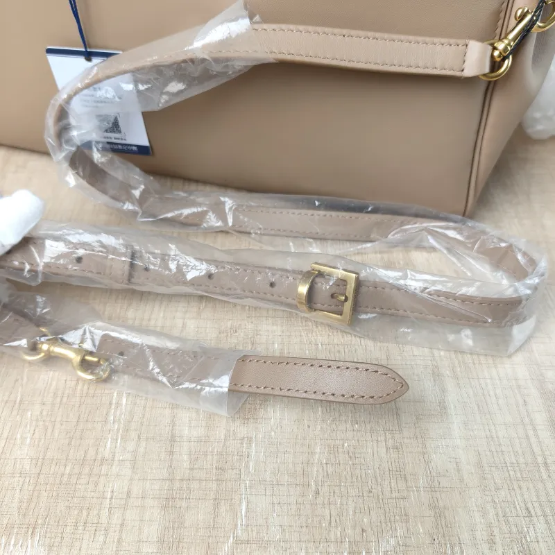 BALENCIAGA Top Handle Bag Bel air Calfskin Small 30 × 12 × 20.5 cm — detail view 6 of 10