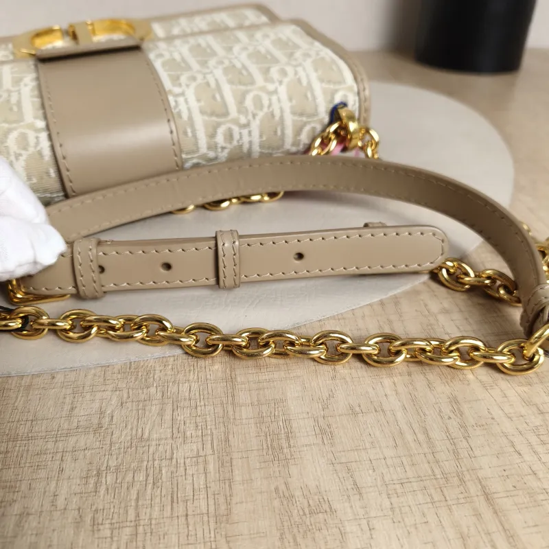 DIOR Crossbody Bag30Montaigne 30Beige Canvas Medium25 × 9 × 16.5 cm — detail view 5 of 9