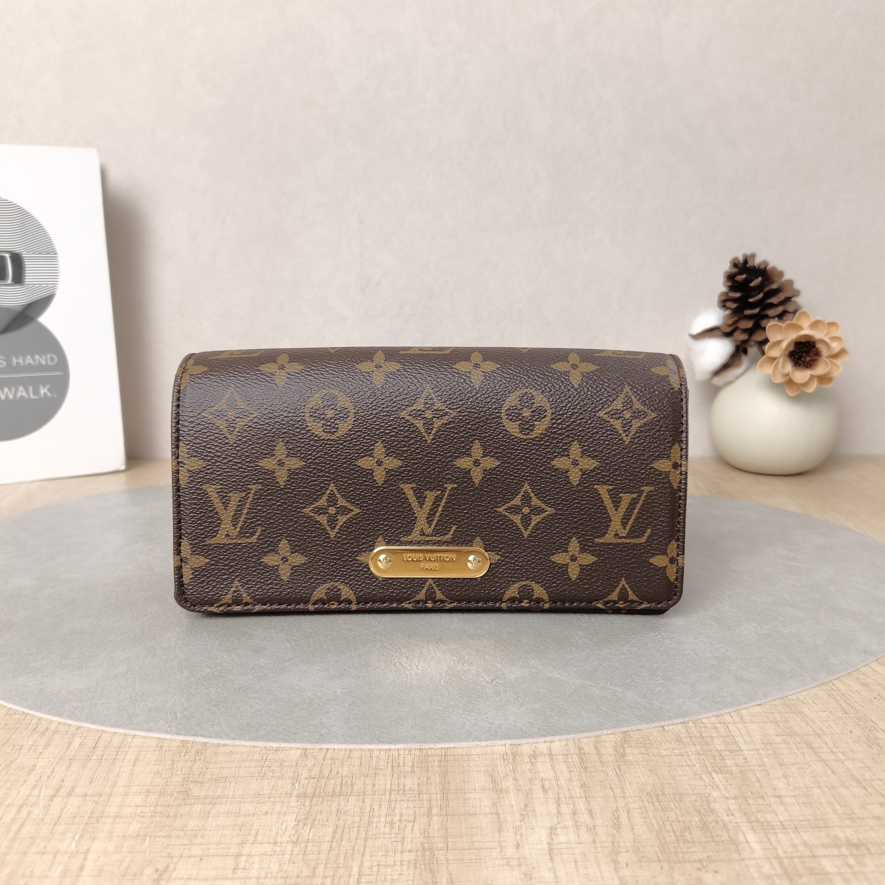 Louis Vuitton Crossbody Bag LILY Chain Bagwoc Monogram PVC One Size21 × 3.5 × 10.5 cm