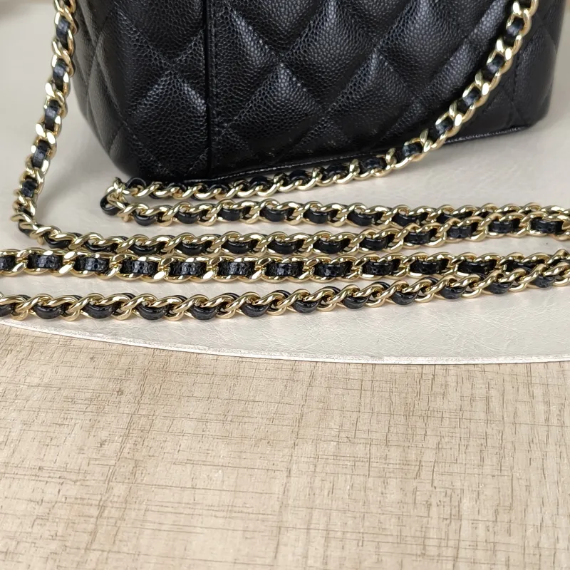 Chanel Crossbody Bag Edition Black Grained Calfskinmini16 × 8 × 9.5 cm — detail view 3 of 16