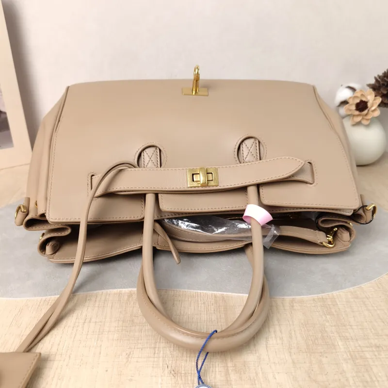 BALENCIAGA Top Handle Bag Bel air Calfskin Small 30 × 12 × 20.5 cm — detail view 2 of 10