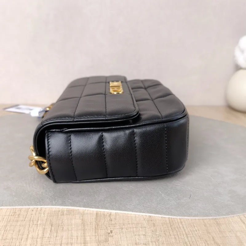CELINE Shoulder Bag Matelasse Monochrome Shoulder Bag Black Lambskin 24 × 5 × 15 cm — detail view 2 of 12