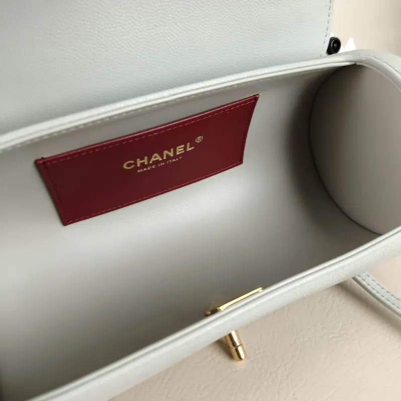 Chanel Crossbody Bag Bowling Bag Green Calfskin 20 × 10 × 10 cm Microchip Edition — detail view 11 of 11