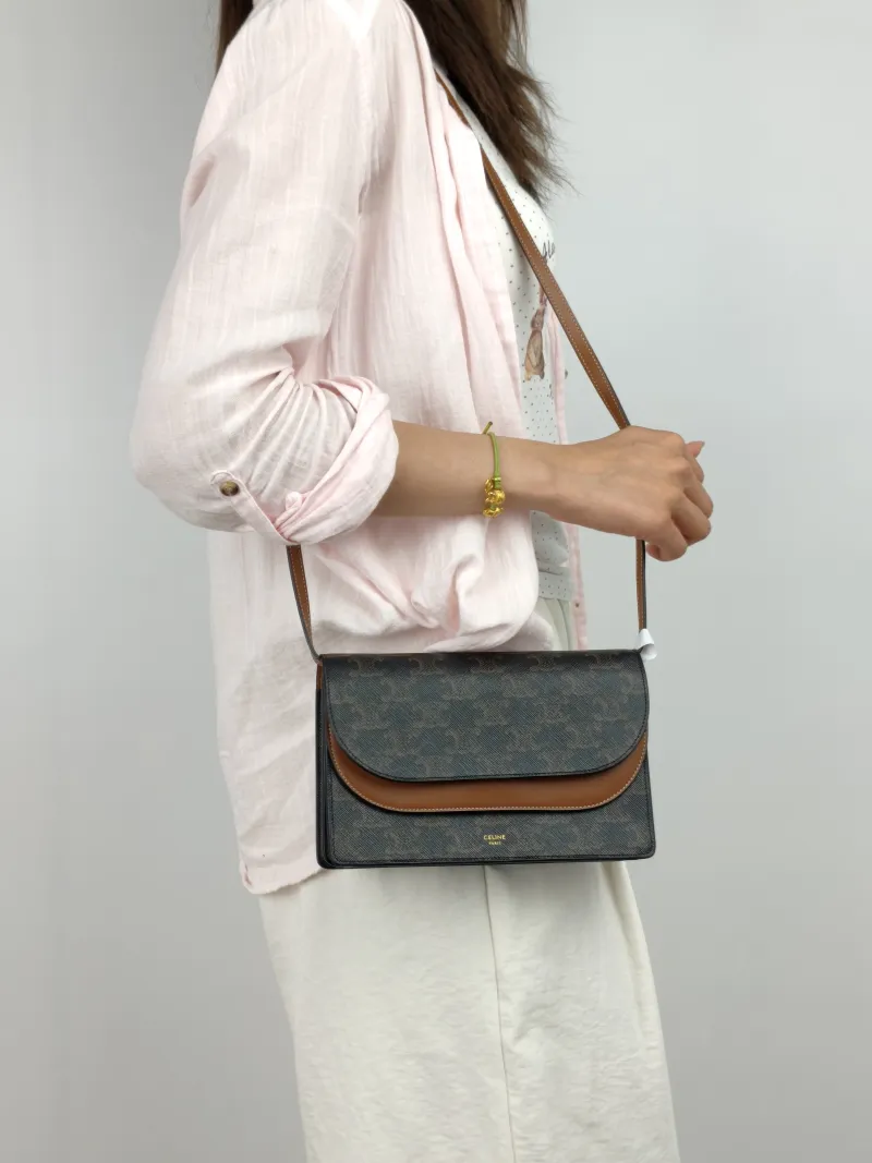 CELINE Crossbody Bag TRIOMPHE Clutchwoc Monogram PVC One Size 20 × 6 × 12 cm — on-model view 2 of 2