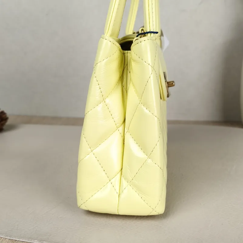 Chanel Crossbody Bag Kelly Yellow Waxed Leather Mini 19 × 7 × 13 cm — detail view 1 of 12