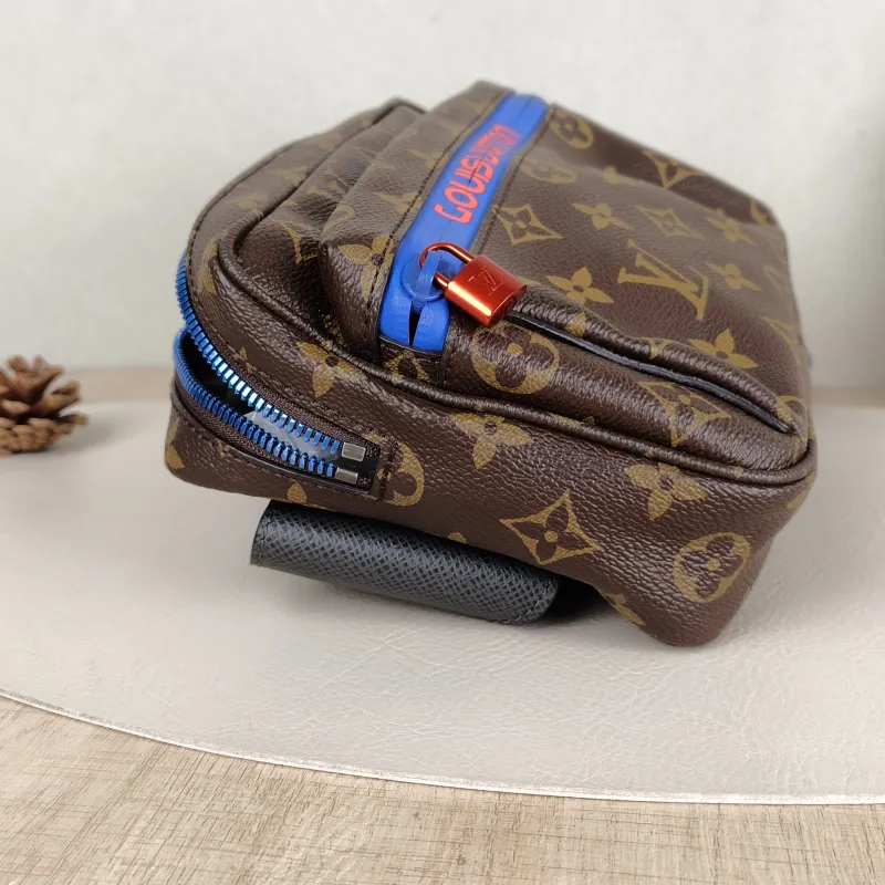 Louis Vuitton Belt Bag Shoulder Bag Monogram PVC One Size22 × 5 × 16 cm — detail view 2 of 12