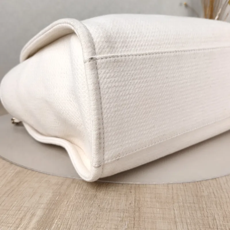 Chanel Shoulder Bag White Canvas One Size 32 × 16 × 23 cm — detail view 3 of 17