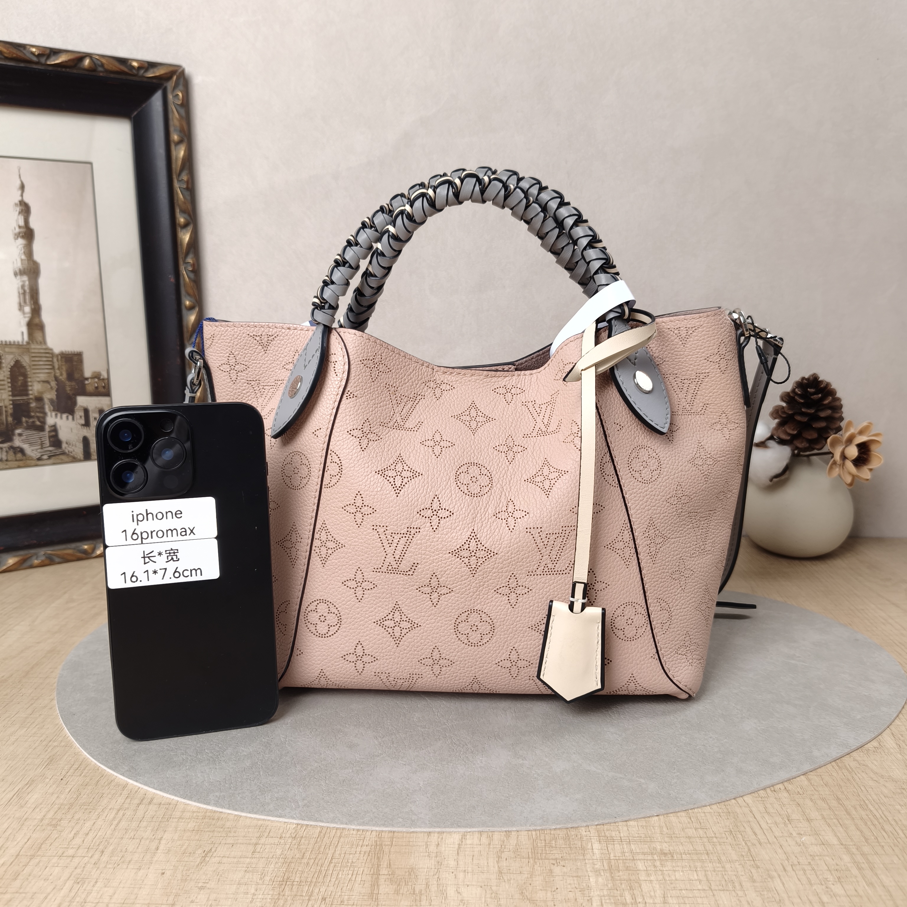 Louis Vuitton Crossbody Bag BELLA Pink Calfskin22 × 14 × 19 cm — cover view 7 of 10