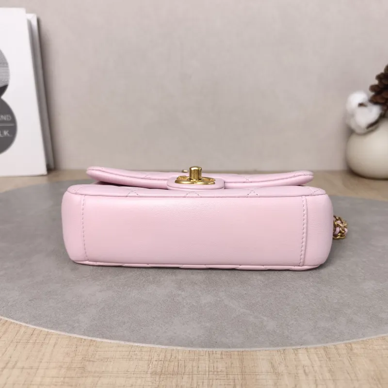 Chanel Crossbody Bag Woven Shoulder Strap Editioncf mini Pink Lambskin mini20 × 6 × 12 cm — cover view 4 of 5