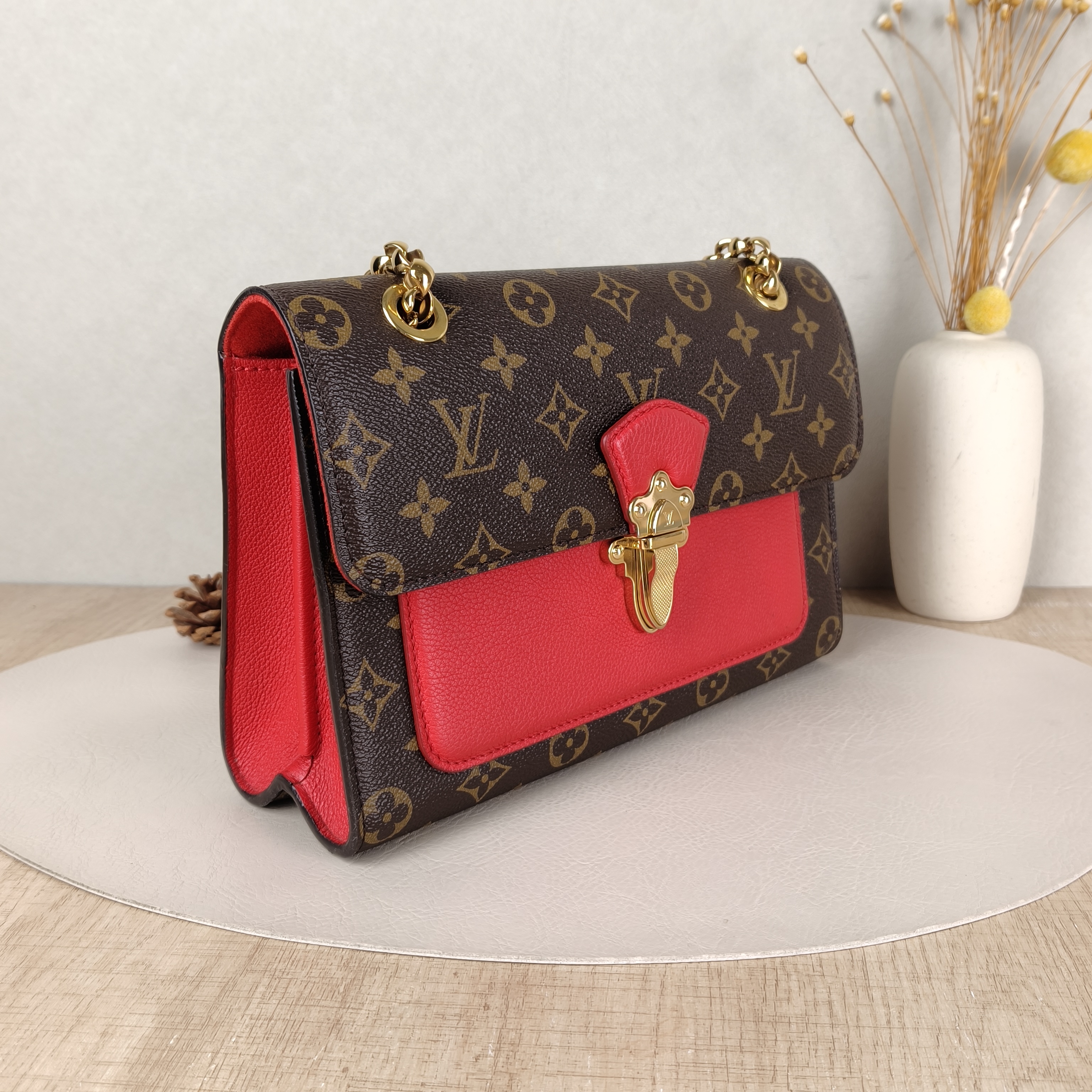 Louis Vuitton Crossbody Bag VICTOIRE Red PVC · Calfskin One Size27 × 10 × 17 cm — cover view 5 of 5