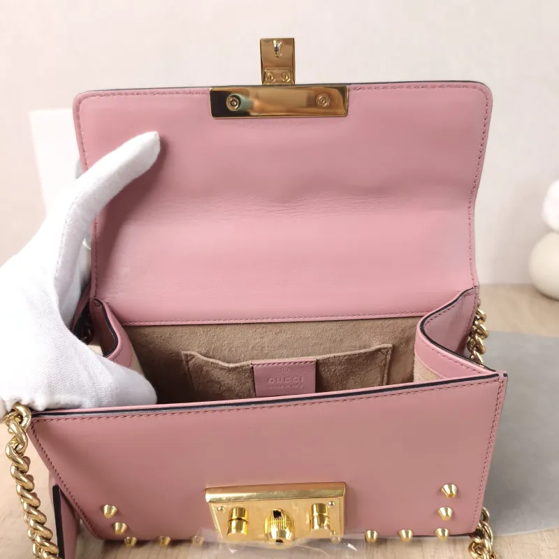 GUCCI Crossbody Bag Padlock Pink Calfskin Small 20.5 × 7.5 × 13 cm — detail view 1 of 13