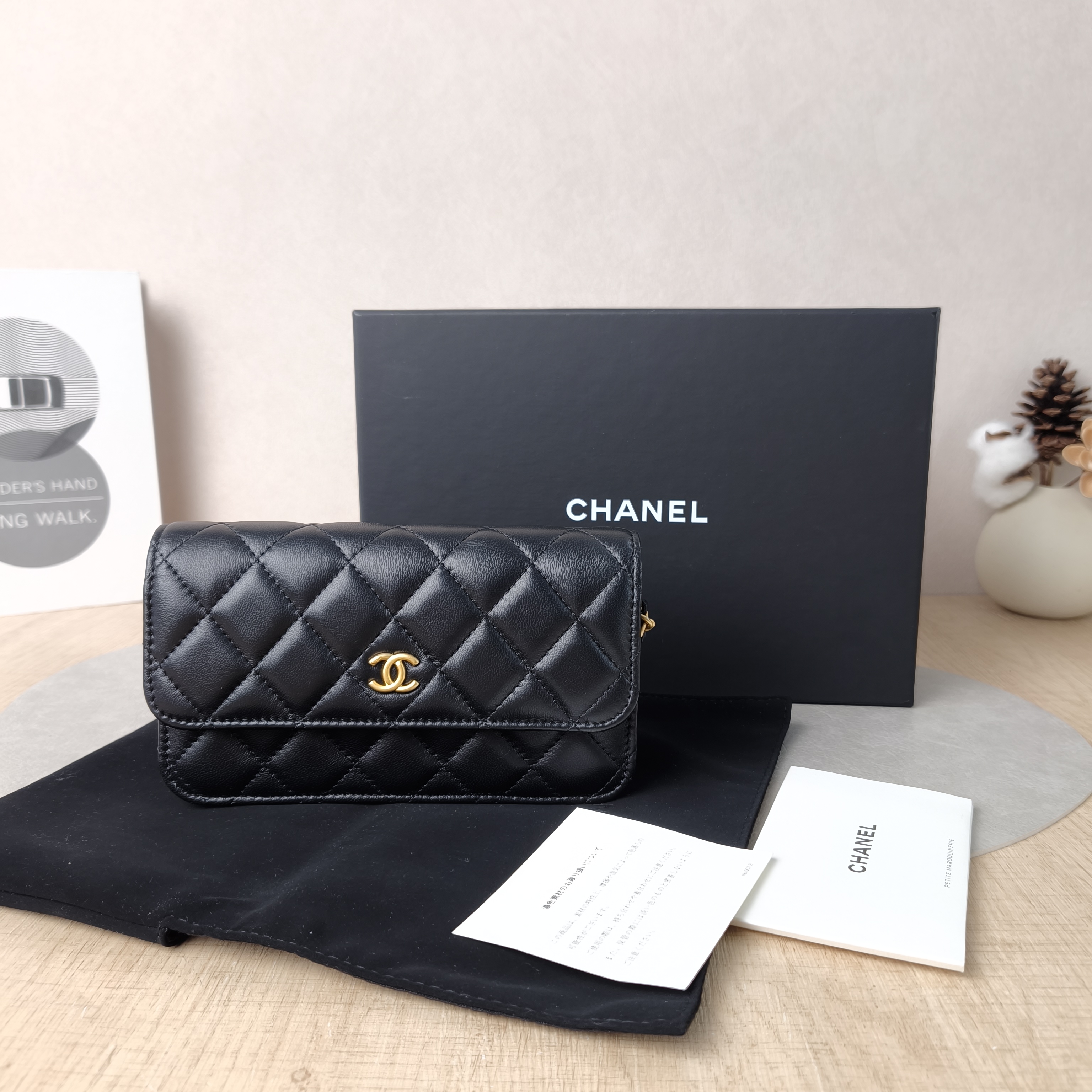 Chanel Crossbody Bag woc Black Lambskinmini17 × 5 × 9.5 cm — cover view 2 of 6