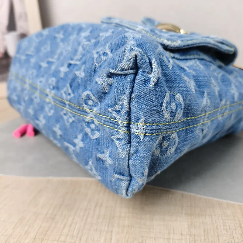 Louis Vuitton Shoulder Bag Baggy hobo Shoulder Bag Blue One Size 30 × 13 × 22 cm — detail view 6 of 13