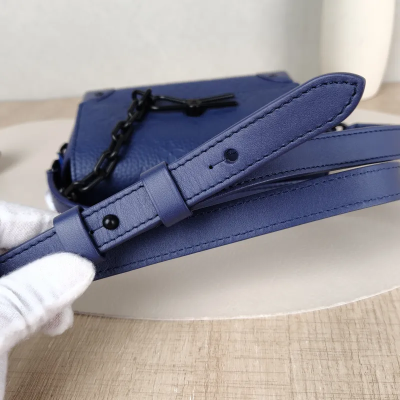 Louis Vuitton Crossbody Bag Steamer Box Blue Calfskinmini18 × 6.5 × 11 cm — detail view 3 of 12