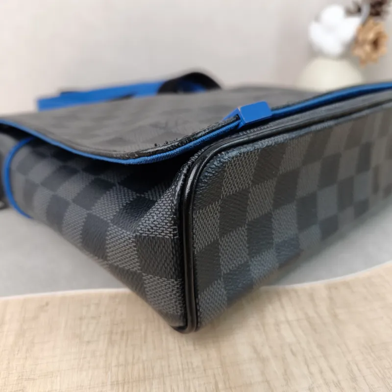 Louis Vuitton Crossbody Bag District Messenger Bag PVC Small 25 × 7 × 22 cm — detail view 6 of 12