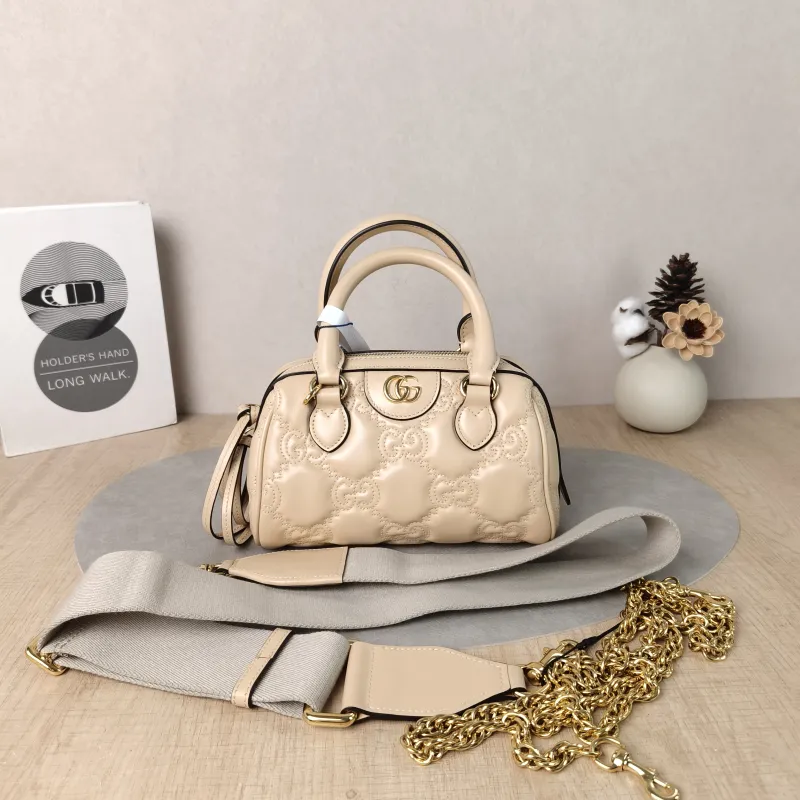 GUCCI Crossbody Bag GG matelasse Beige Calfskinmini19 × 11 × 13 cm — cover view 5 of 6