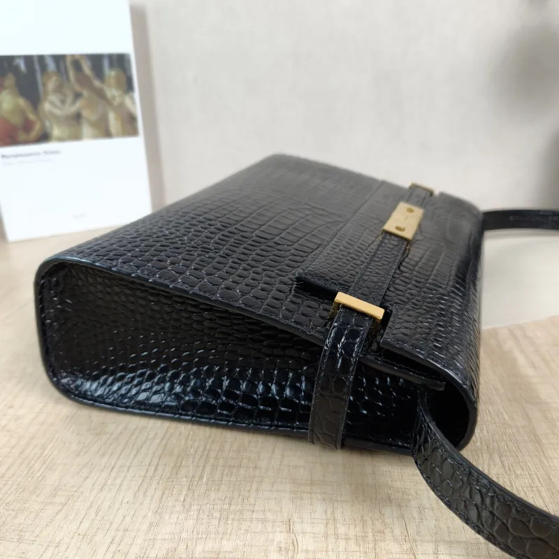 SAINT LAURENT Shoulder Bag MANHATTAN Black Calfskin Medium29 × 7.5 × 20 cm — detail view 11 of 12