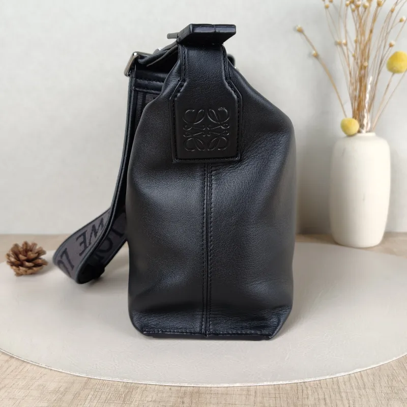 LOEWE Crossbody Bagcubi Crossbody Bag Black Calfskin Small29.5 × 10 × 22 cm — detail view 8 of 10