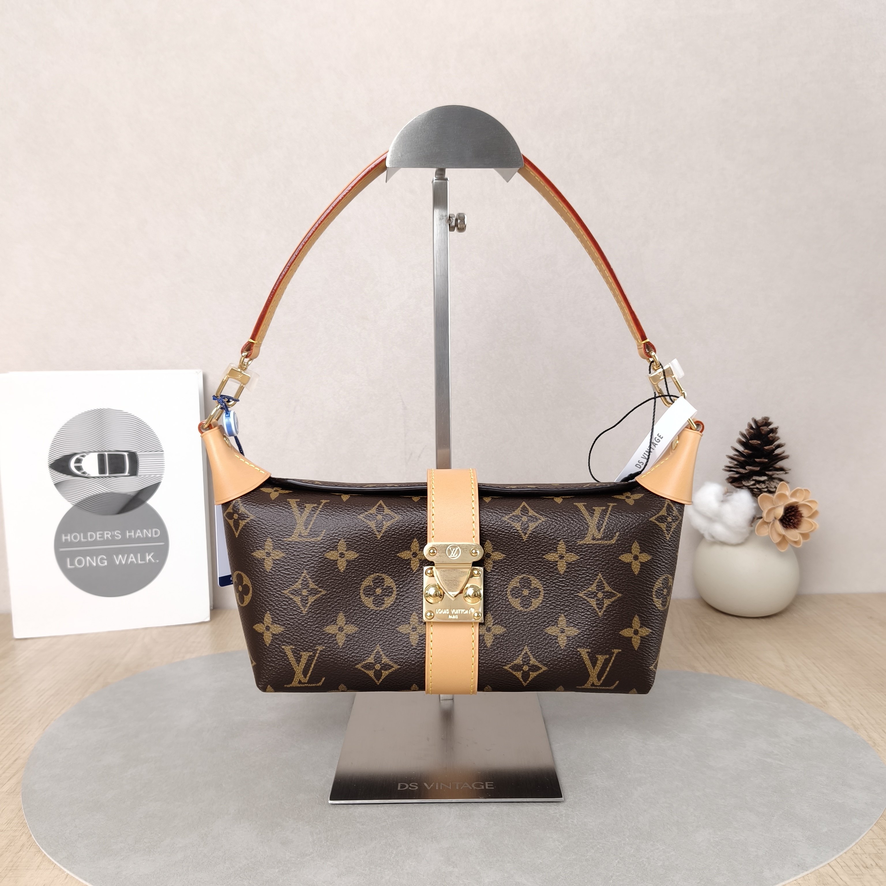 Louis Vuitton Shoulder Bag Pochette Mia Monogram PVC One Size22 × 8 × 14.5 cm