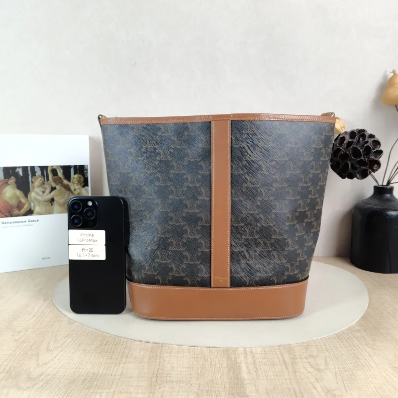 CELINE Crossbody Bag Triomphe Bucket Bag Monogram PVC Medium24 × 18 × 27 cm — cover view 4 of 5