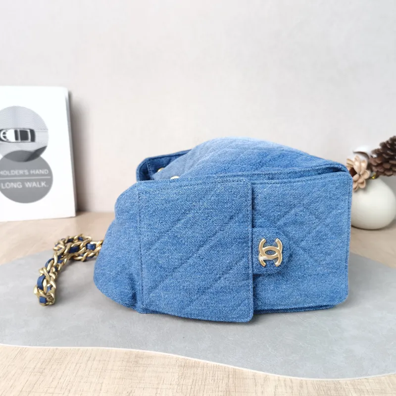 Chanel Shoulder Bag 25Bag Blue Small 26 × 14 × 30 cm — detail view 2 of 12