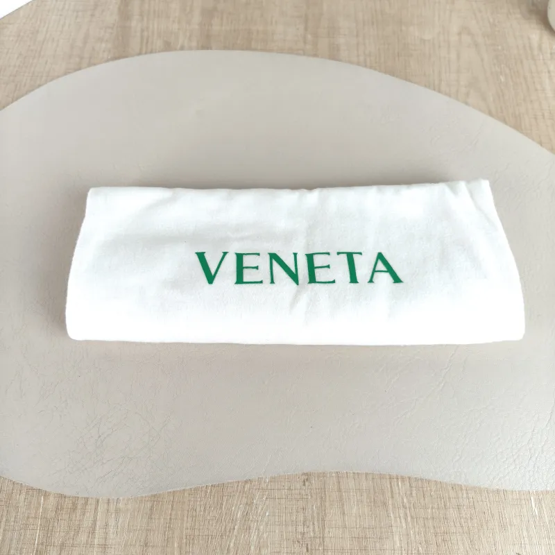 Bottega Veneta Shoulder Bag Cassette Woven Green Lambskin One Size 16.5 × 5.5 × 22 cm — detail view 4 of 9