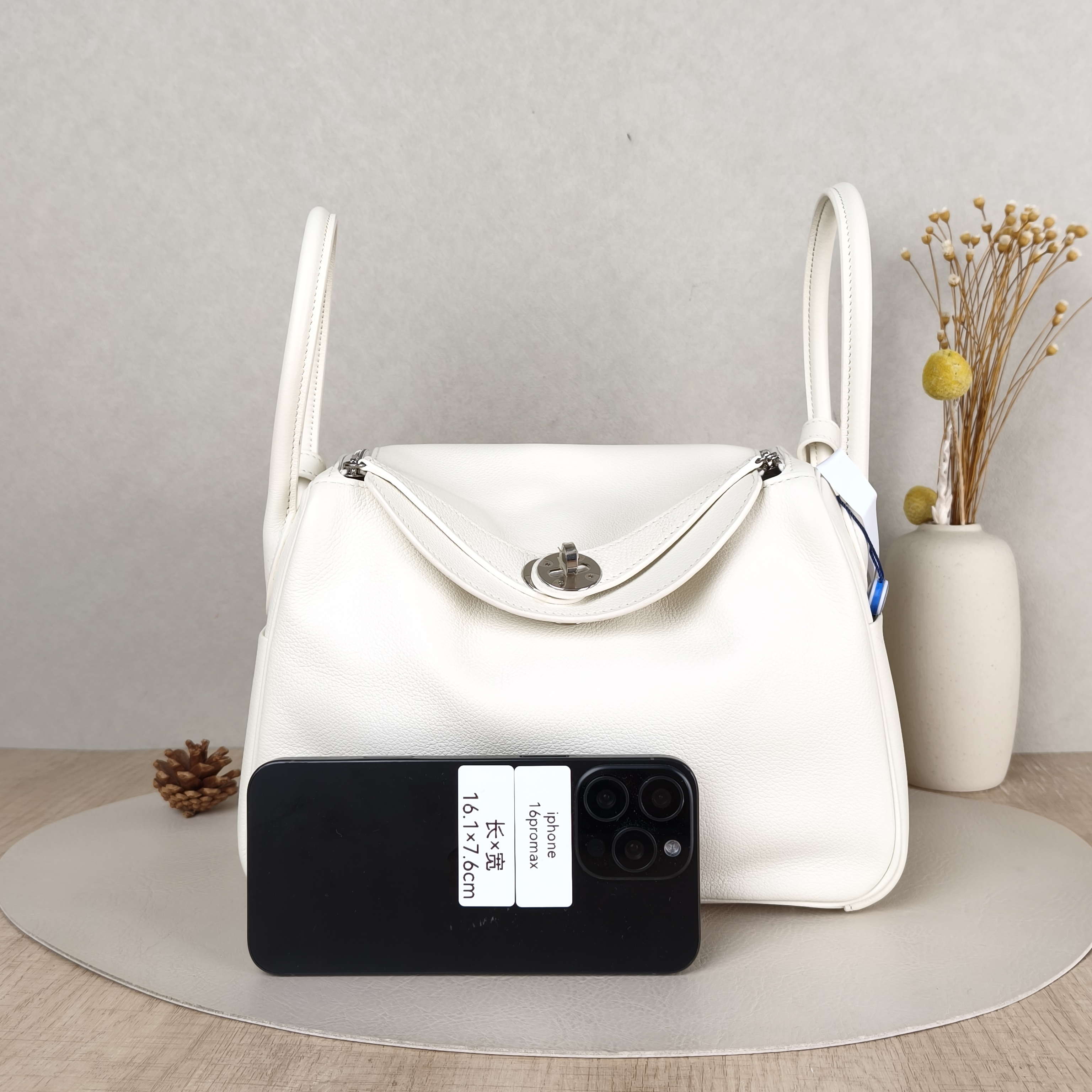 Hermès Crossbody Bag Lindy 2601White Evercolor Calfskin Small26 × 12 × 18 cm — cover view 3 of 6