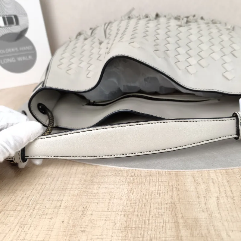 Bottega Veneta Shoulder Bag Shoulder Bag One Size — detail view 10 of 15