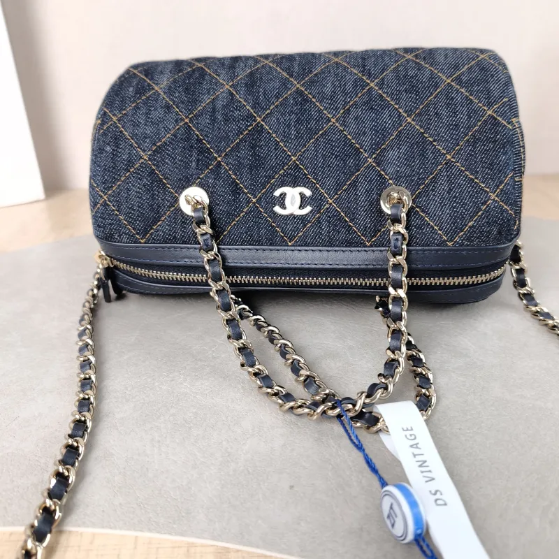 Chanel Crossbody Bag 26p Crossbody Bag Navy One Size 18.5 × 11 × 11.5 cm — detail view 6 of 10