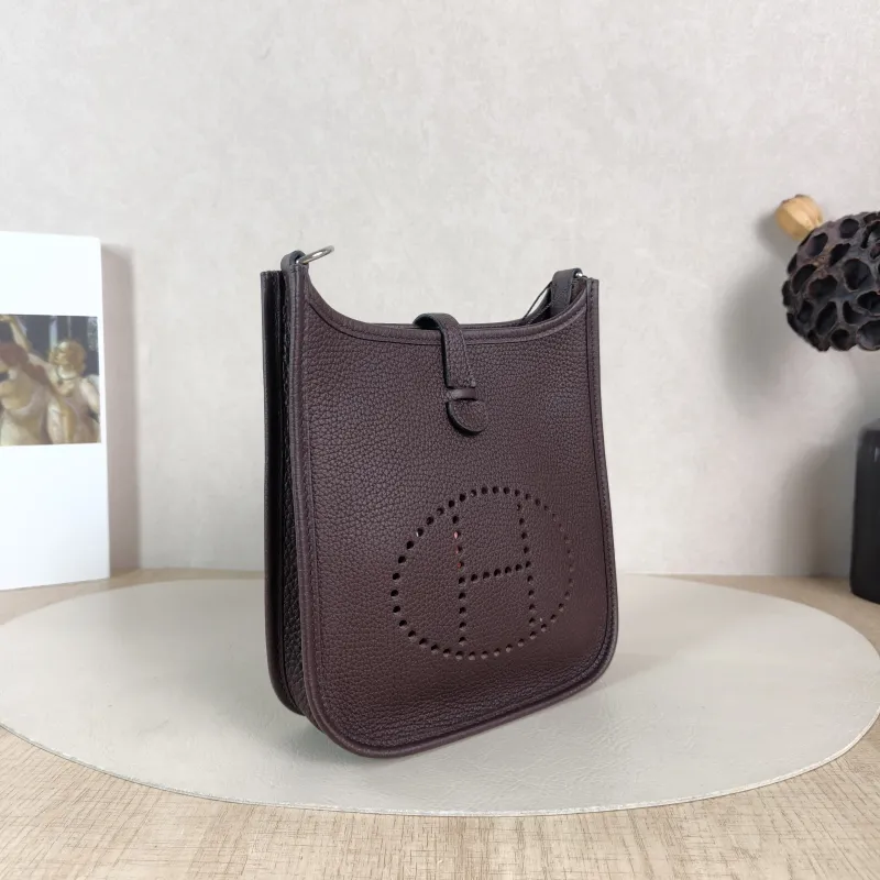 Hermès Crossbody Bag Evelyne Mini 16 Mini 16 0G Taurillon Clemence TC Calfskin Mini 17 × 5.5 × 18 cm B — cover view 5 of 5