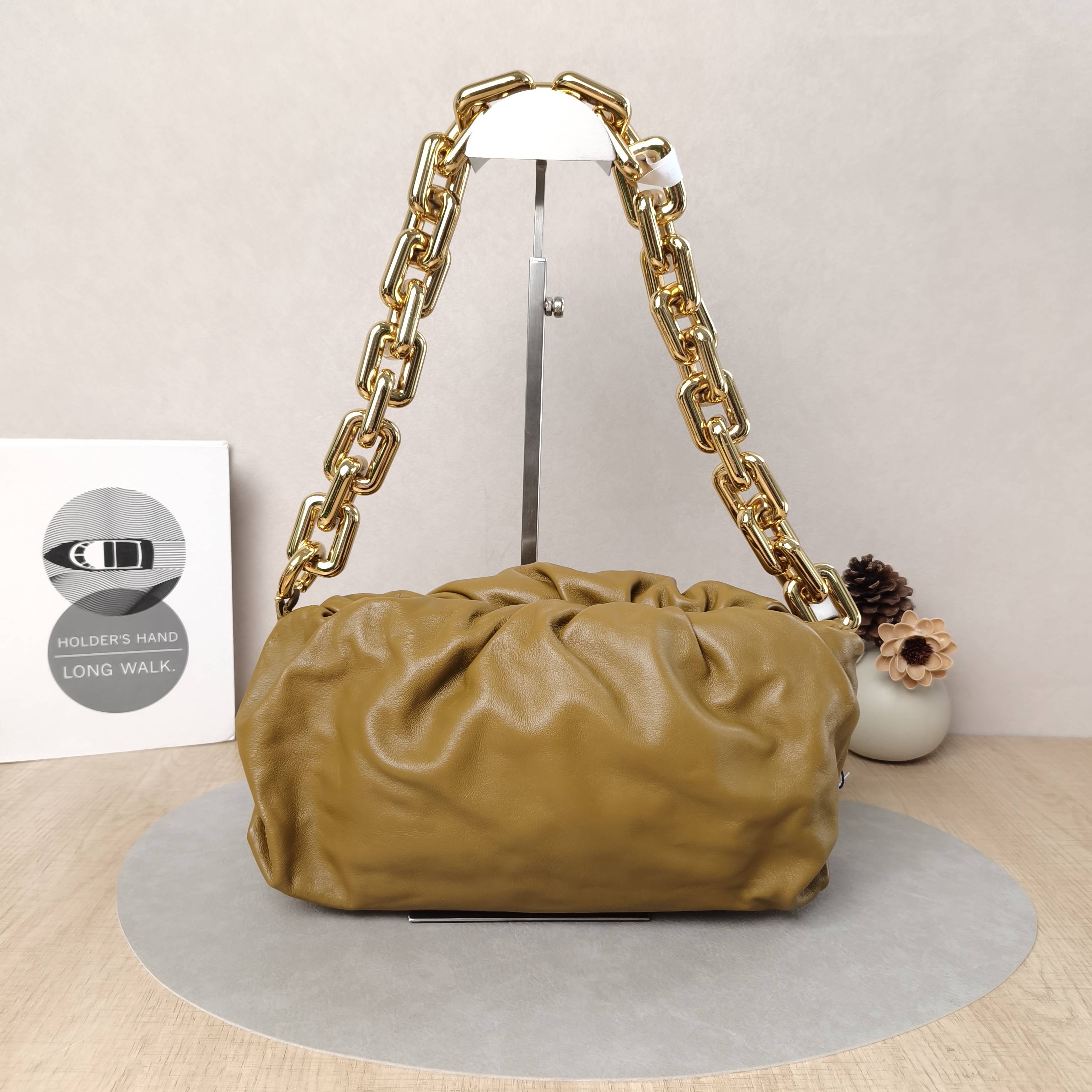 Bottega Veneta Shoulder Bag The Chain Pouch Yellow Calfskin One Size30 × 9 × 15 cm