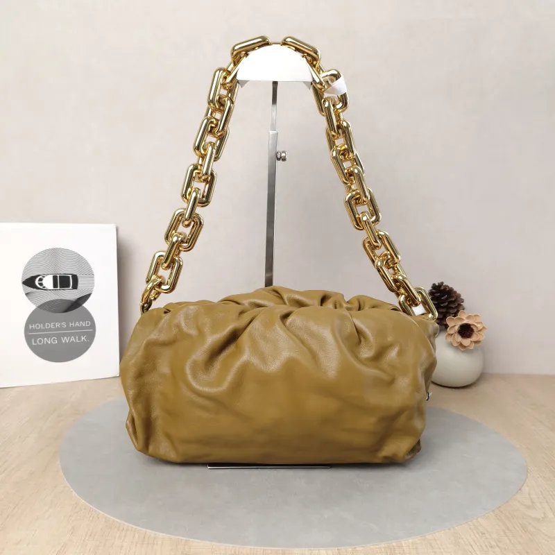 Bottega Veneta Shoulder Bag The Chain Pouch Yellow Calfskin One Size30 × 9 × 15 cm