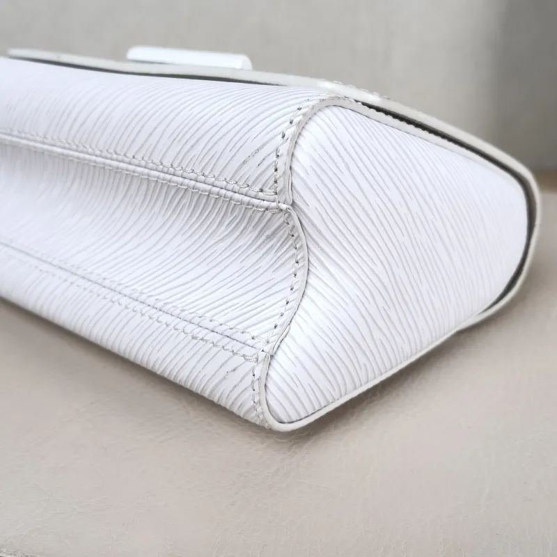 Louis Vuitton Crossbody Bag Twist White Epi Embossed Calfskin Small 19 × 9 × 15 cm — detail view 9 of 11