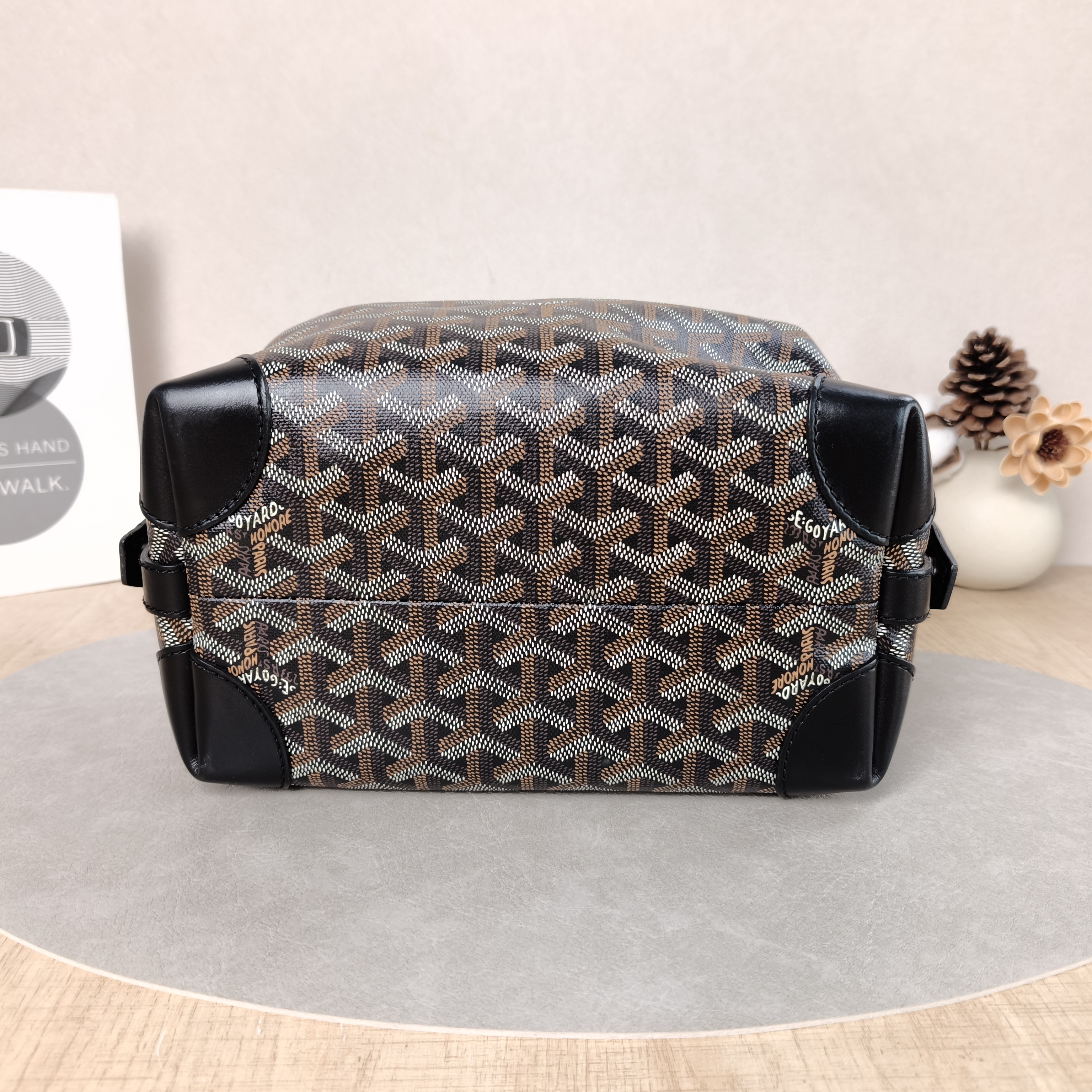 GOYARD Cosmetic Bag Bowling 25Y Cosmetic Bag Brown PVC One Size24 × 12 × 13 cm — cover view 2 of 5