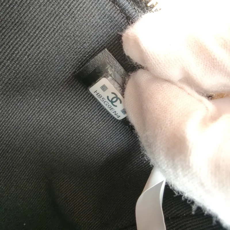 Chanel Crossbody Bag Crossbody Bag Black Grained Calfskin One Size 16 × 6.5 × 12.5 cm — detail view 8 of 13