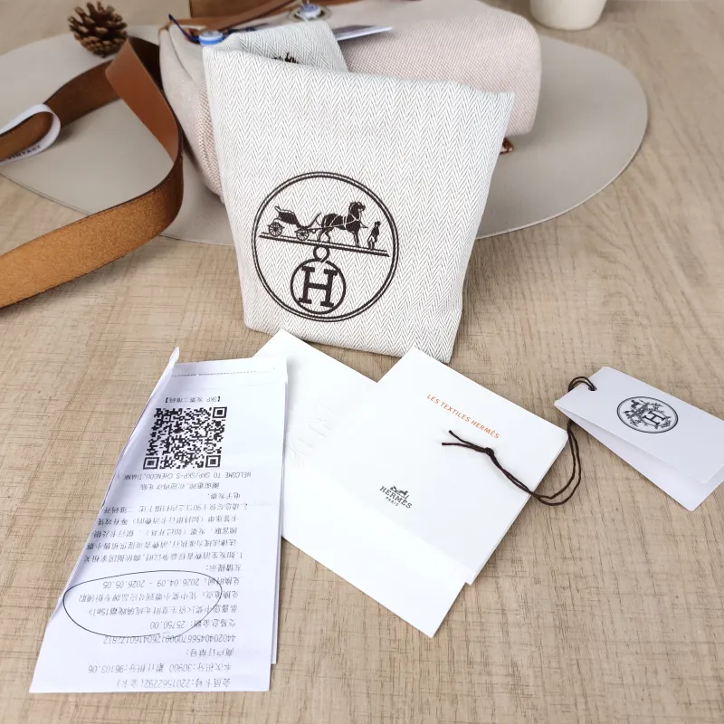Hermès Shoulder Bag Herbag Zip 20 Beige Canvas mini20 × 7 × 17 cm — detail view 4 of 17