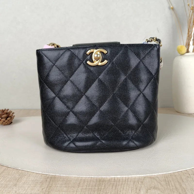 Chanel Crossbody Bag Crossbody Bag Black Grained Calfskin One Size19 × 14 × 16 cm