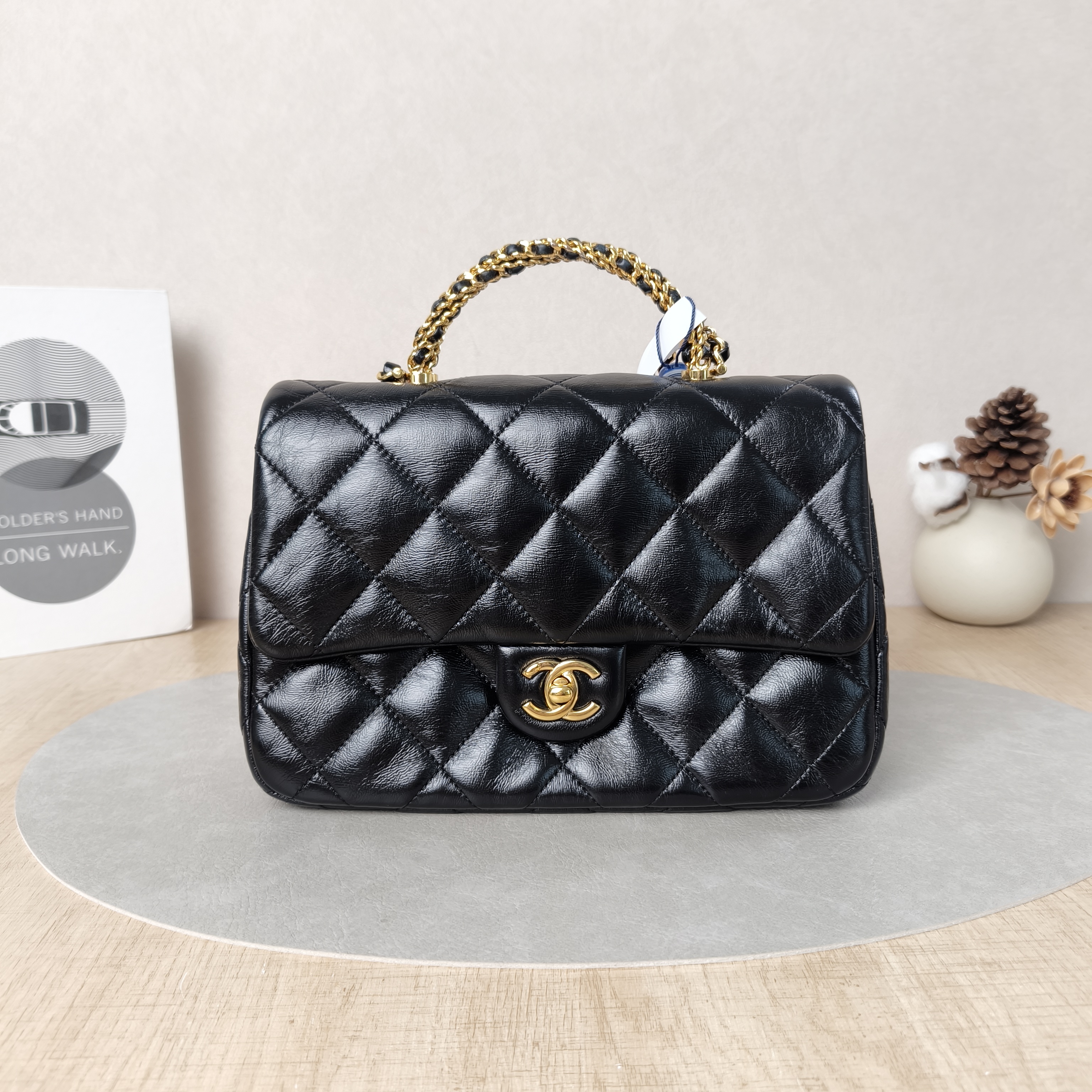 Chanel Crossbody Bag24b mini Black Lambskin Small23 × 7 × 16 cm