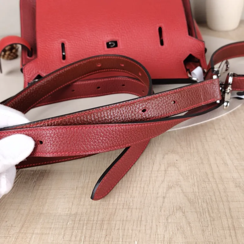 Hermès Crossbody Bag Jypsiere 28S5 Taurillon Clemence TC Calfskin Small28 × 12.5 × 23.5 cm — detail view 6 of 13