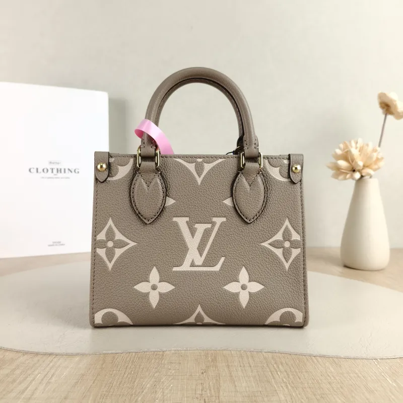 Louis Vuitton Crossbody Bag Onthego BB · White Monogram Empreinte Embossed Calfskin BB 18 × 8.5 × 15 cm — cover view 2 of 5