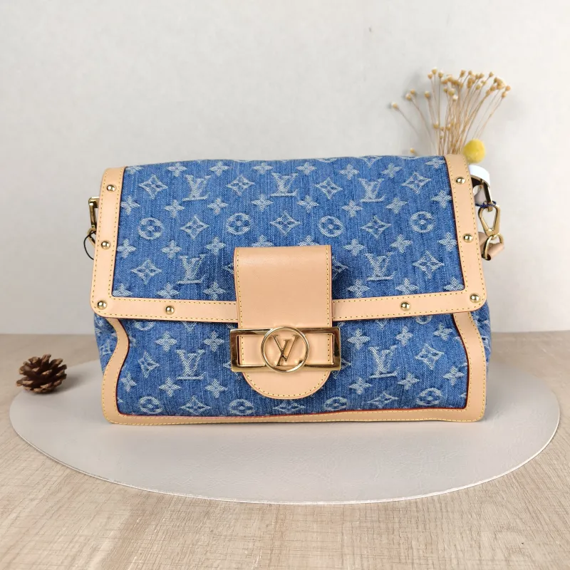 Louis Vuitton Shoulder Bag Dauphine Soft Shoulder Bag Blue Large28 × 11 × 20 cm