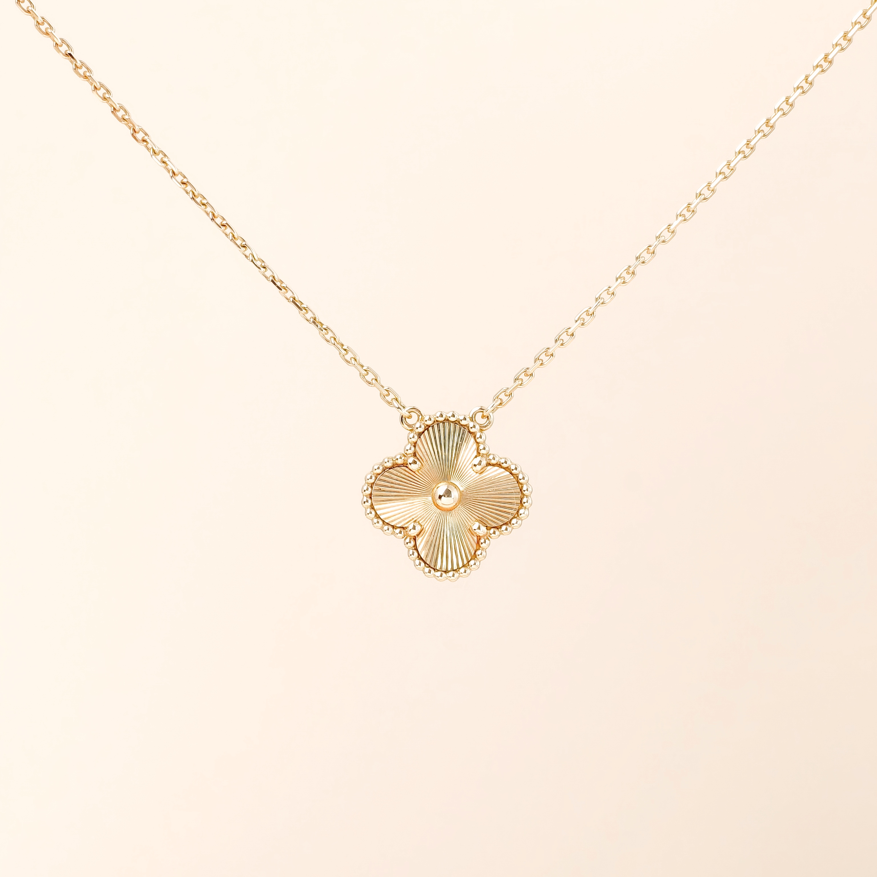 Van Cleef & Arpels Necklace Alhambra Alhambra Collection Necklace Yellow Gold 18KY ellow Gold Vintage Small42cm
