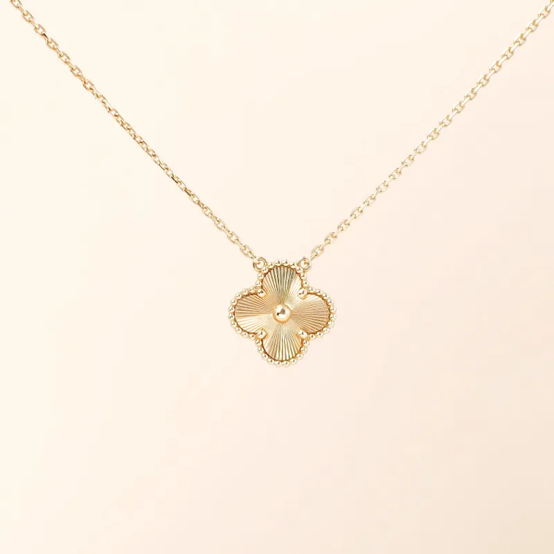 Van Cleef & Arpels Necklace Alhambra Alhambra Collection Necklace Yellow Gold 18KY ellow Gold Vintage Small42cm