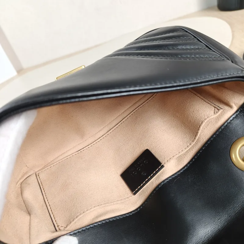 GUCCI Crossbody Bag GG Marmont Small Marmont 22 Black CC alfskin Small 22 × 6 × 13 cm — detail view 4 of 11