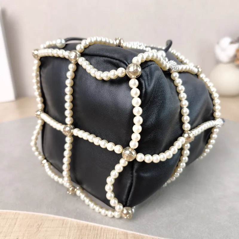 Chanel Shoulder Bag Pearl Bucket Bag Black Lambskin One Size 12 × 12 × 17.5 cm 30 — detail view 9 of 12