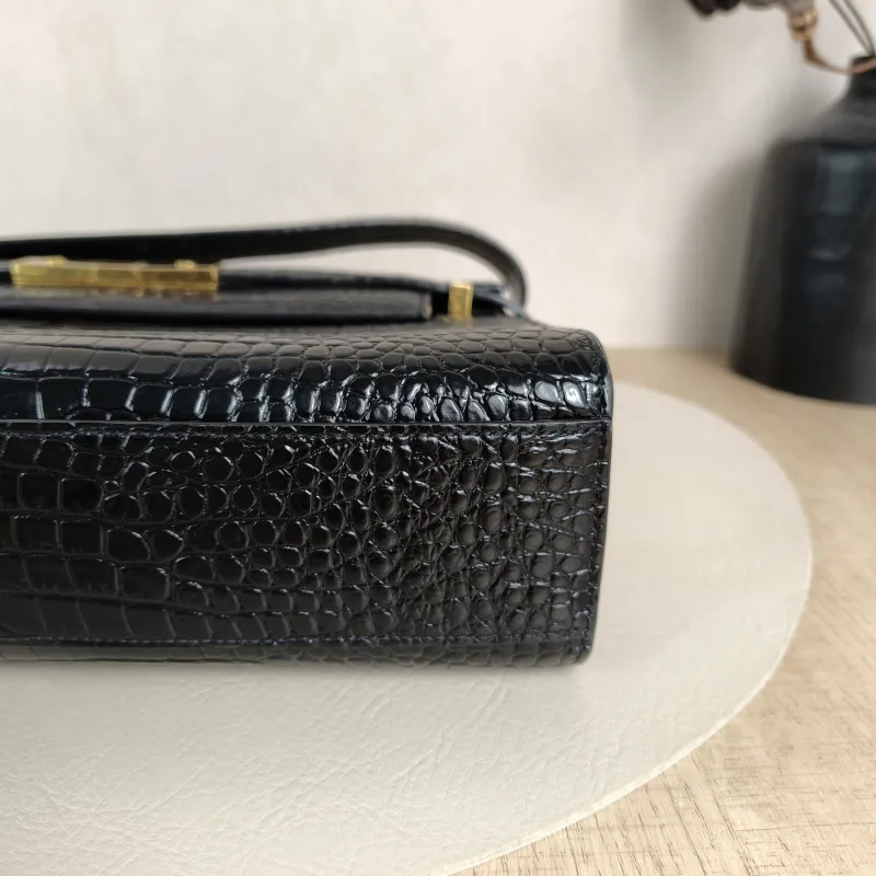 SAINT LAURENT Shoulder Bag MANHATTAN Black Calfskin Medium29 × 7.5 × 20 cm — detail view 7 of 13