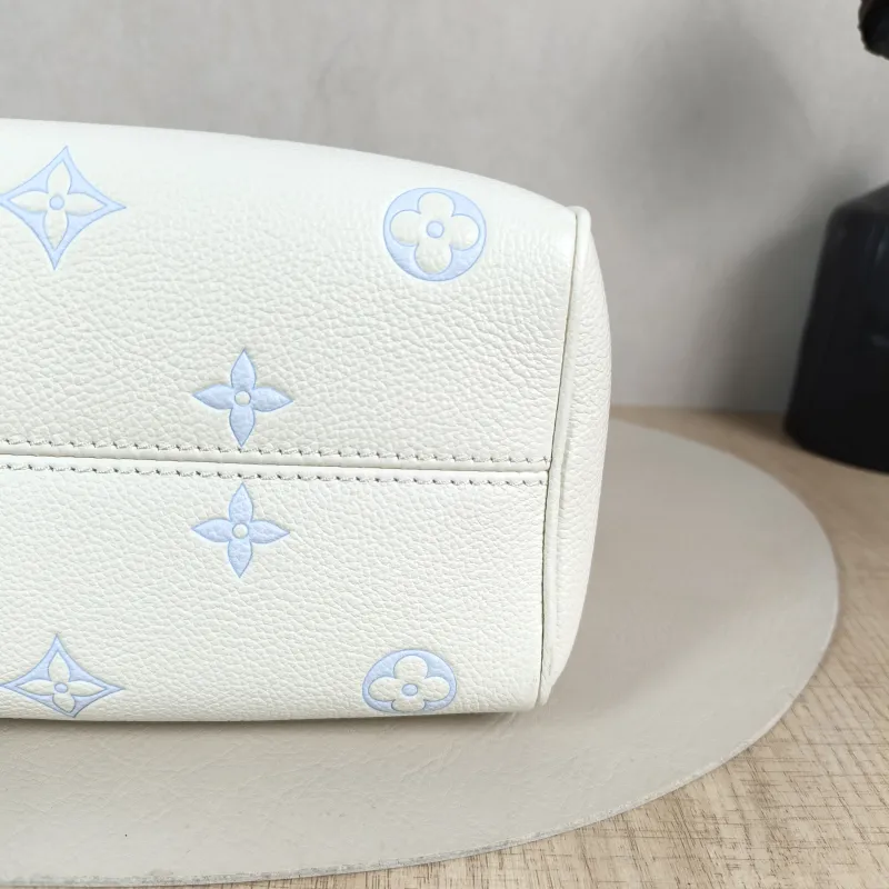 Louis Vuitton Crossbody Bag Speedy20 White · Blue Monogram Empreinte Embossed Calfskin Small 20.5 × 12 × 13.5 cm — detail view 2 of 11