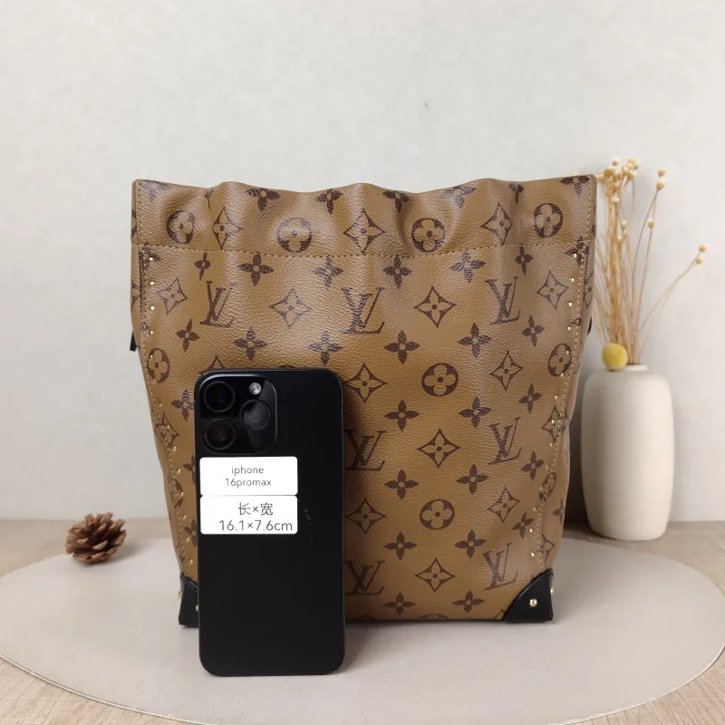 Louis Vuitton Shoulder Bag NOÉ TRUNK Monogram PVC Small 23 × 8 × 27 cm — cover view 2 of 5