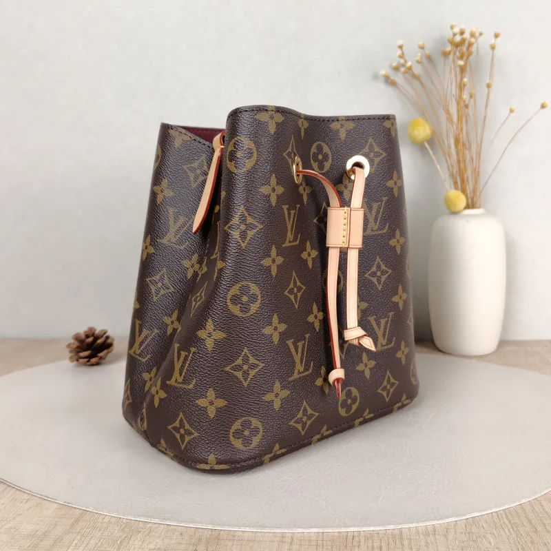 Louis Vuitton Crossbody Bag NÉONOÉ Bucket Bag BB Monogram PVC BB 20 × 13 × 20 cm — cover view 5 of 5